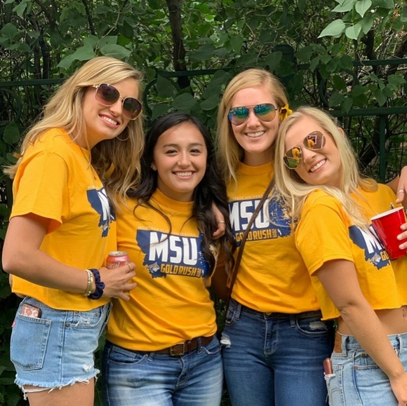 Welcome to my closet! - Picture 2 of 3